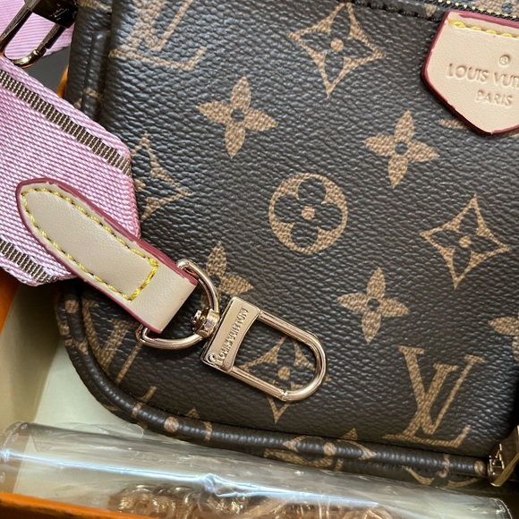 Lv multi pochete mm new unused - Picture 8 of 10